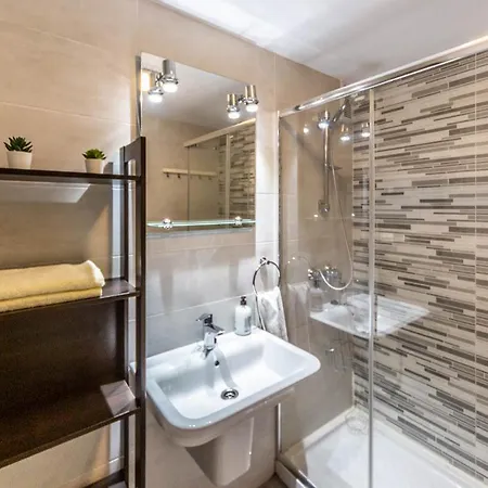 Moderno Y Luminoso Apartamento Lejlighed